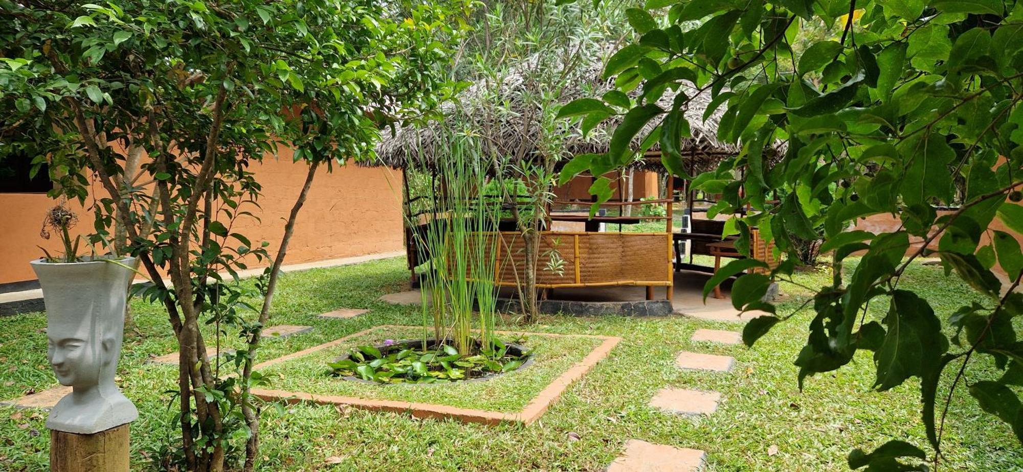 Hotel Niyagala Lodge Sigiriya Bagian luar foto